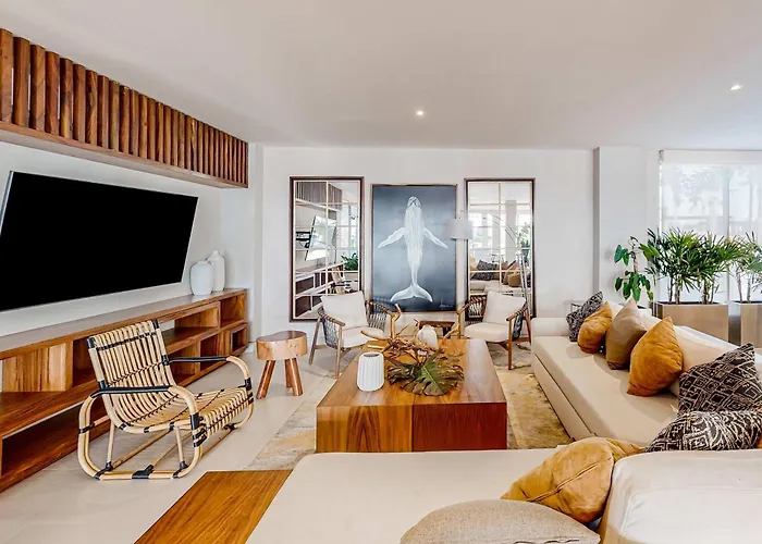 Stunning 2 Br - Pool - Awesome Amenities