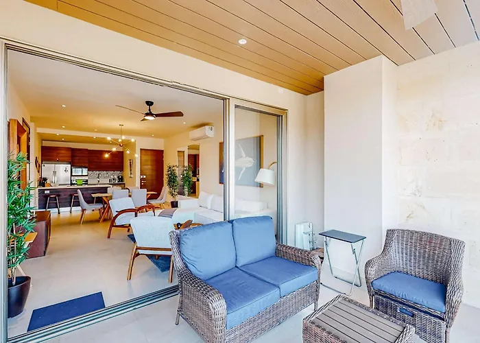 Stunning 2 Br - Pool - Awesome Amenities *