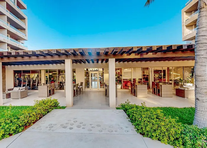 Stunning 2 Br - Pool - Awesome Amenities