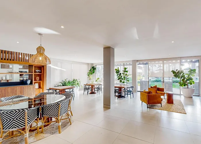 Stunning 2 Br - Pool - Awesome Amenities Ferienhaus *