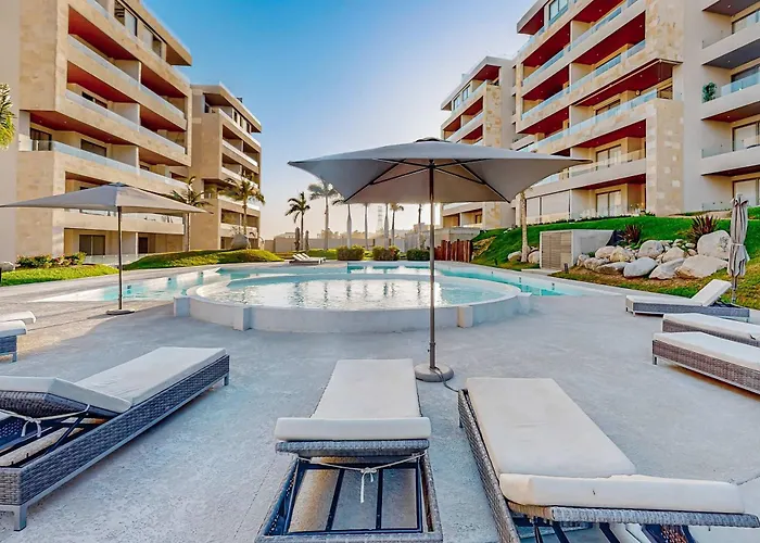 Stunning 2 Br - Pool - Awesome Amenities Ferienhaus *